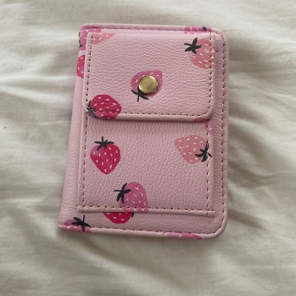 ❤️•Cute strawberry 🍓 Wallet•❤️
